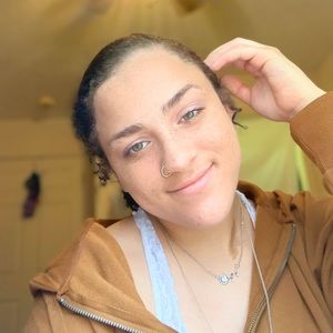 Meet your Posher, Kellie